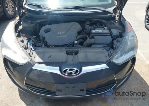 2013 Hyundai Veloster Base W/Black z USA, uszkodzony, nr VIN KMHTC6AD6DU151704